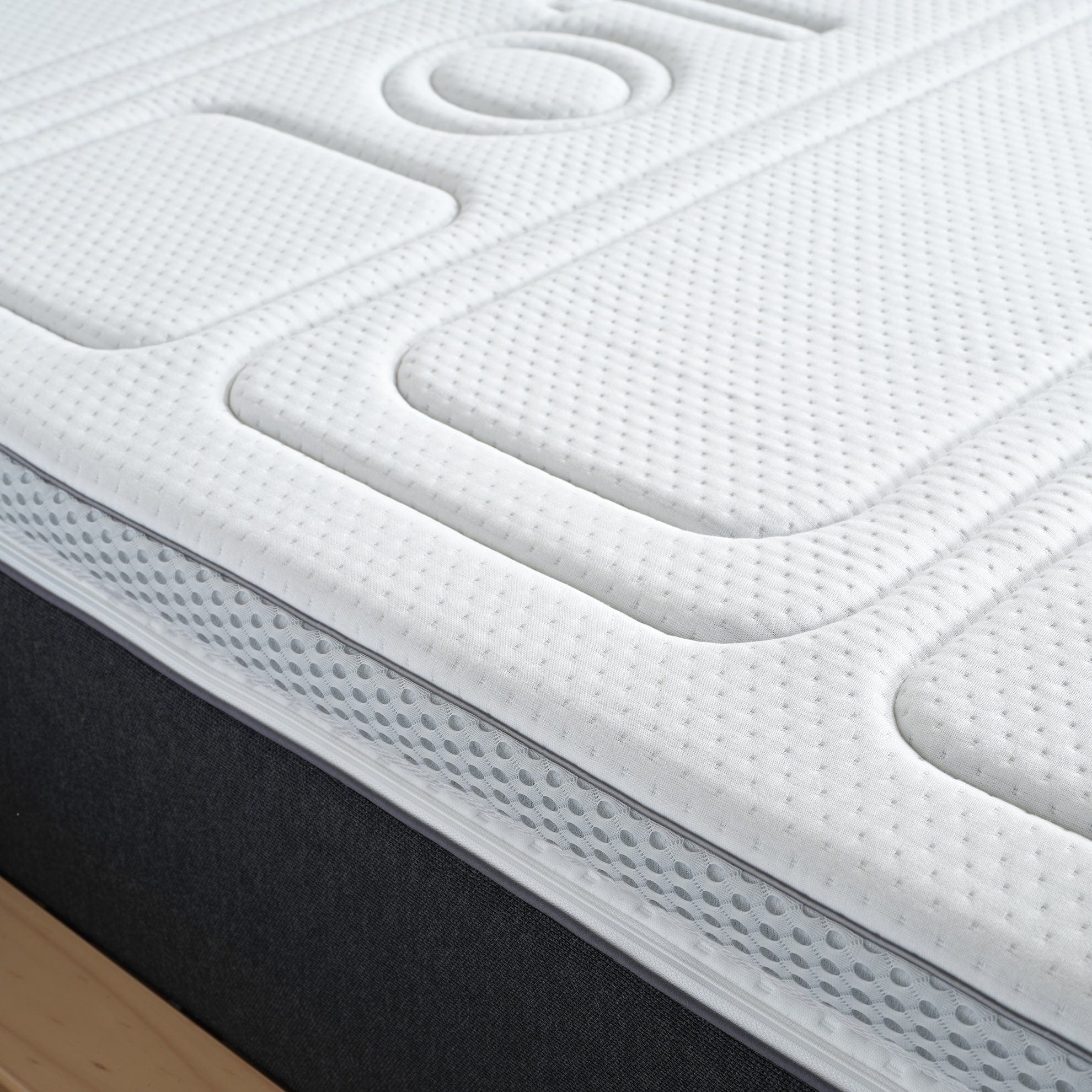 Bamboo Mattress Topper With Charcoal - Image 3